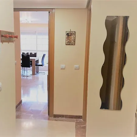 Large With Sea Views & Terrace Διαμέρισμα *