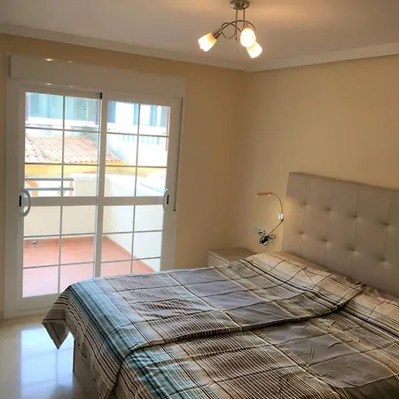 Large With Sea Views & Terrace Διαμέρισμα *