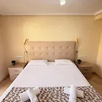 Apartmán Large With Sea Views & Terrace